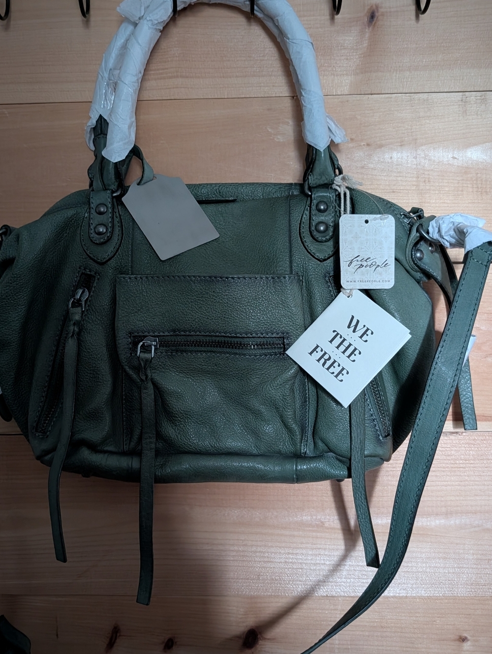 We The Free Olive Green Baby Emerson Bag * NWT *Gorgeous - Picture 5 of 5